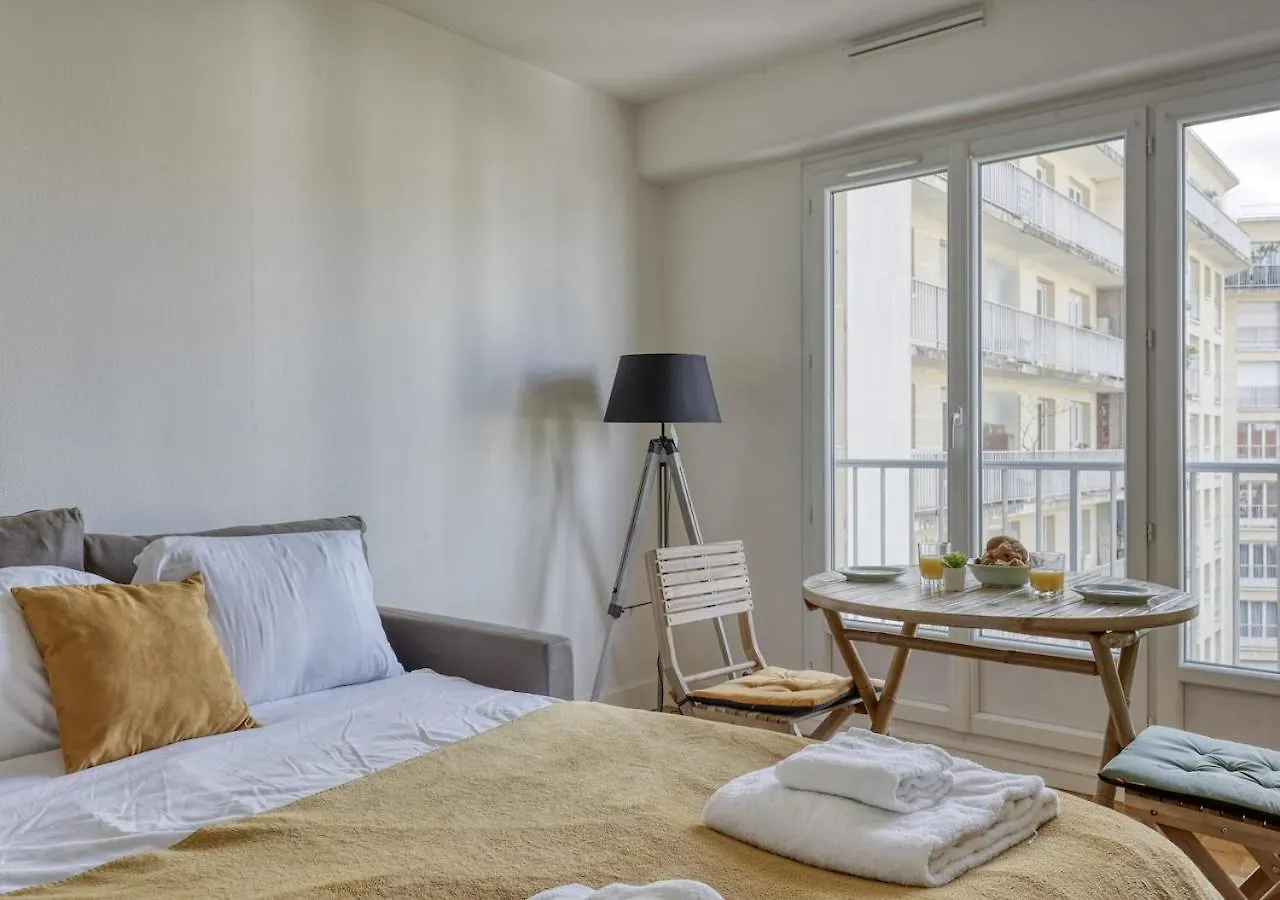 Bright Studio In The Heart Of Butte Aux Cailles Paris